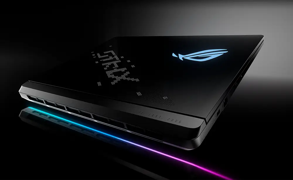 Notebook ROG Strix SCAR 18 Windows 11 Negro + Mochila + Mouse Pantalla OLED del Notebook ASUS U9 ARL HX con colores vibrantes y resolución nítida